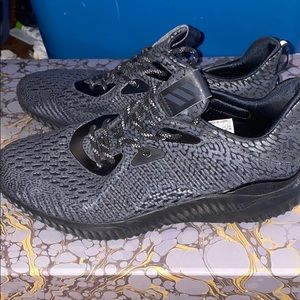 Adidas Alphabounce